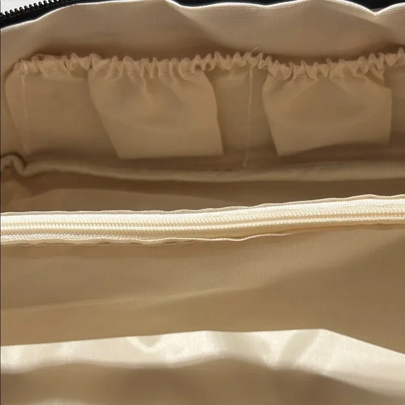 NEW Large Travel Makeup Bag - Black or Tan - Picture 8 of 16